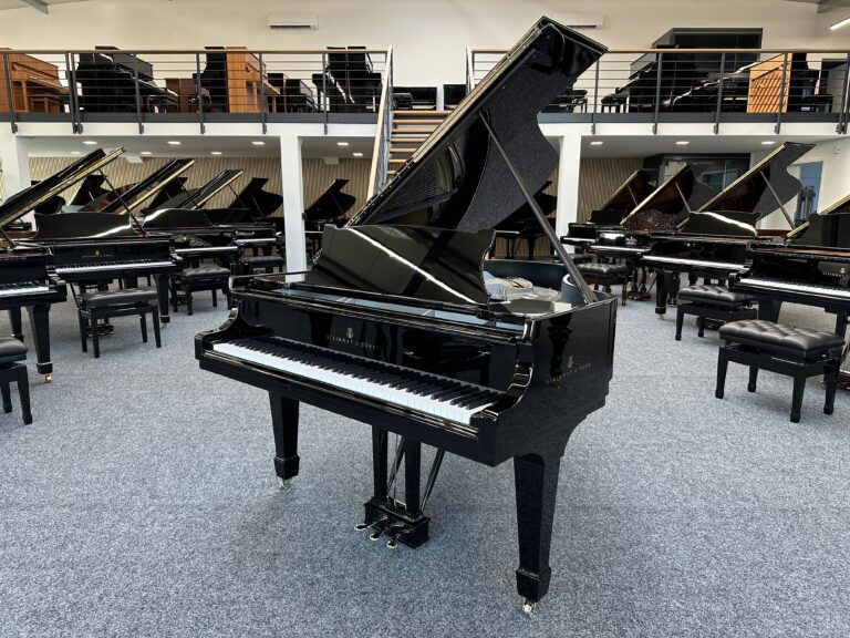 Steinway & Sons M-170