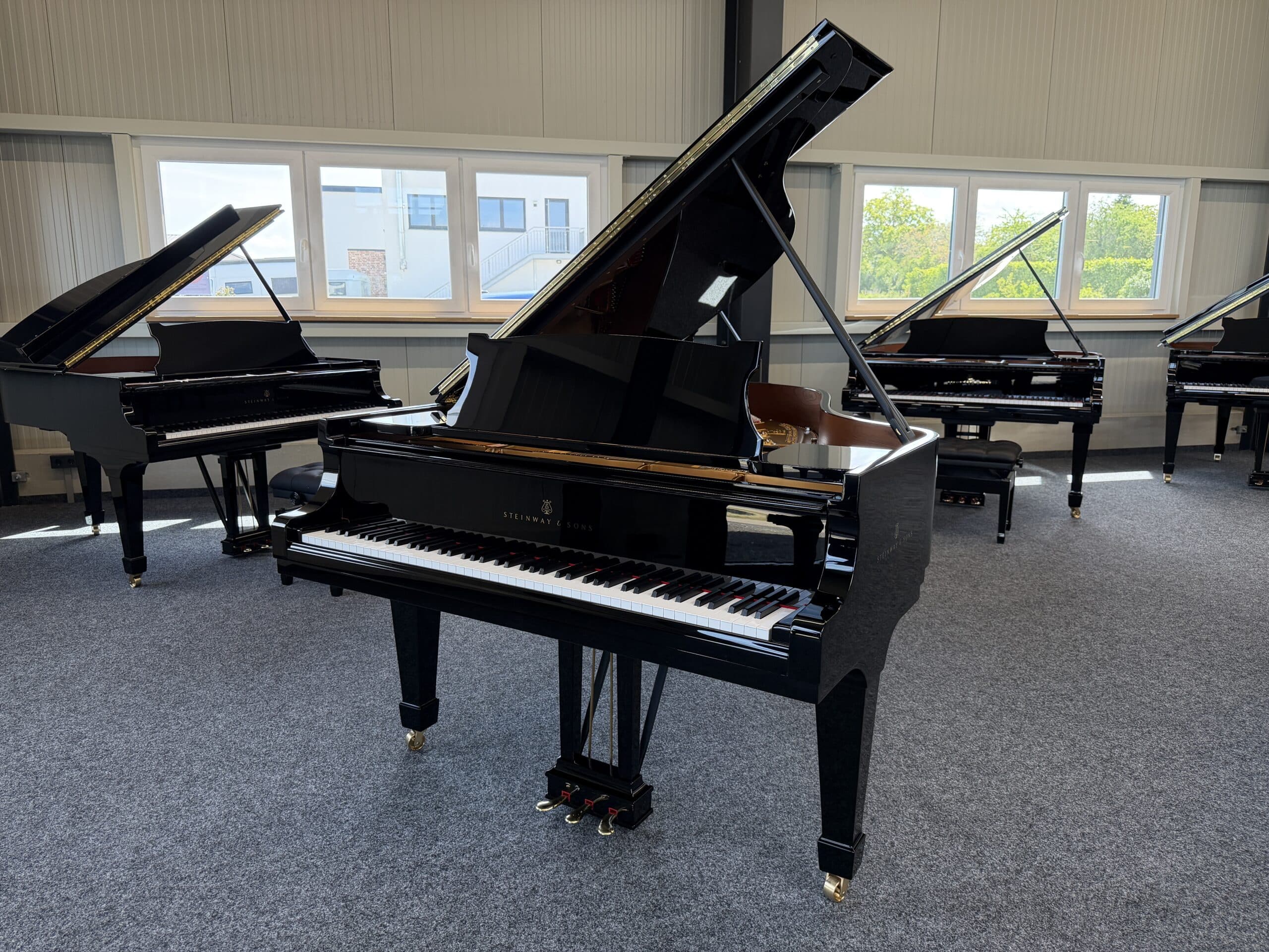 Steinway & Sons A-188