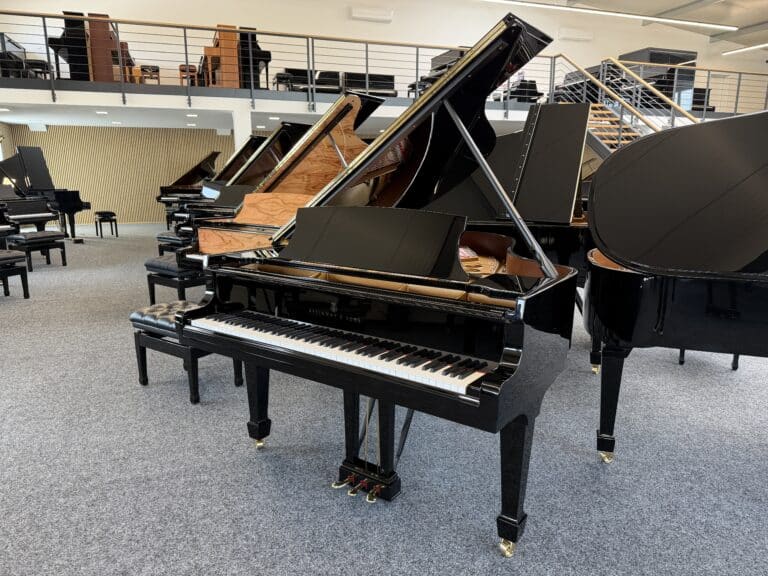 Steinway & Sons O-180