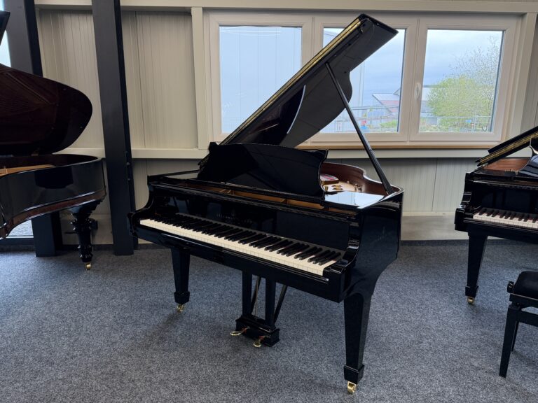 Steinway & Sons S-155
